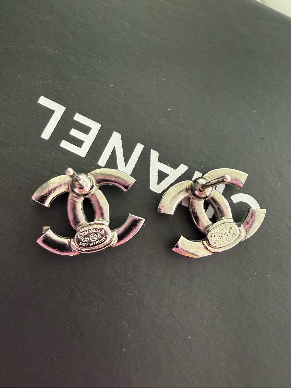 CHANEL Classic CC Ruthenium Crystal Stud Earrings - Picture 6 of 11